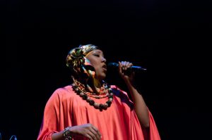 Betsayda Machado en el concierto de "San Miguel", junto al Aquiles Báez Trío