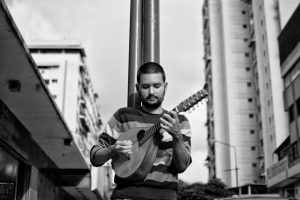 Jorge Torres en blanco y negro