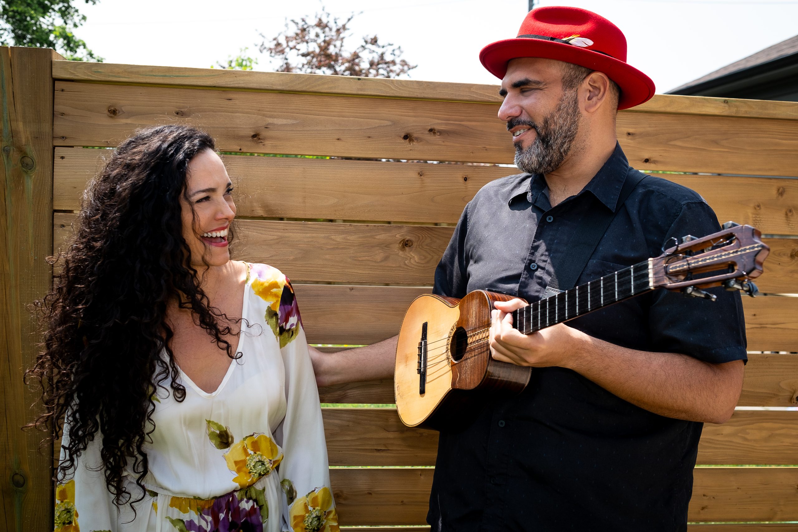 Eliana Cuevas Ft. Jorge Glem: Voz y cuatro, alma y cuerpo