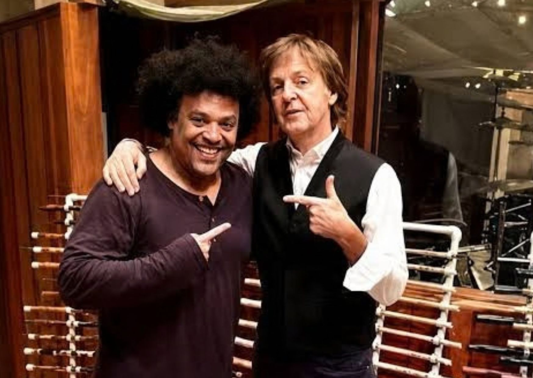 Pedro Eustache y el dueto de un venezolano con un beatle
